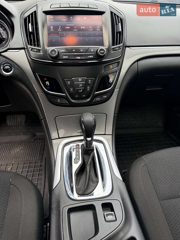 Універсал Opel Insignia 2015 в Кременці