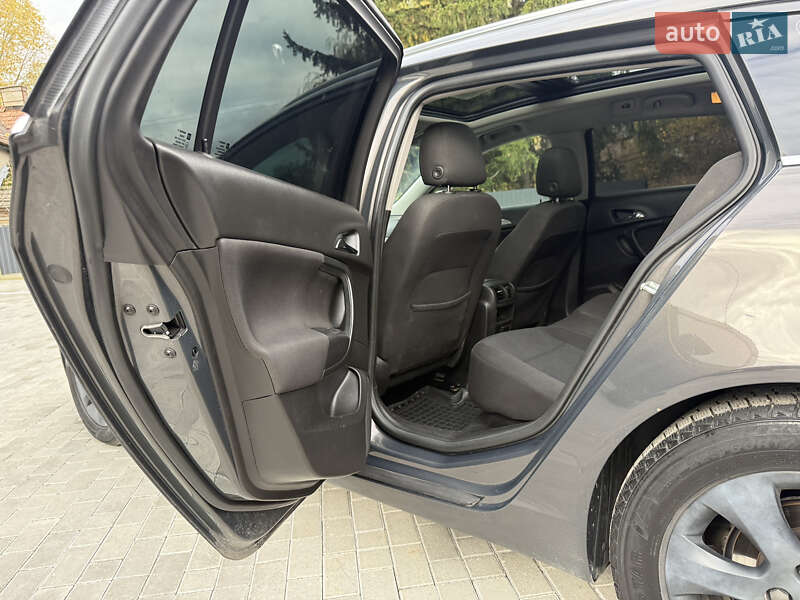 Універсал Opel Insignia 2015 в Кременці