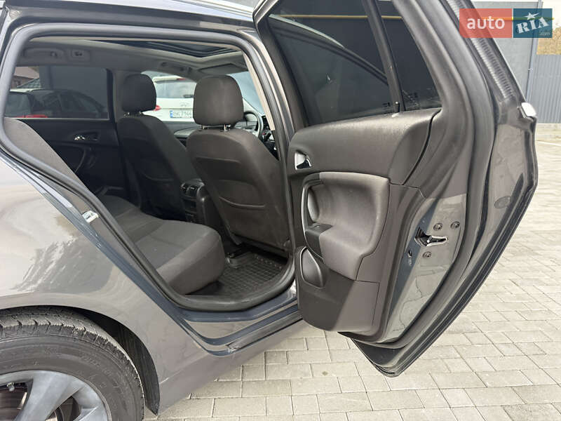 Універсал Opel Insignia 2015 в Кременці