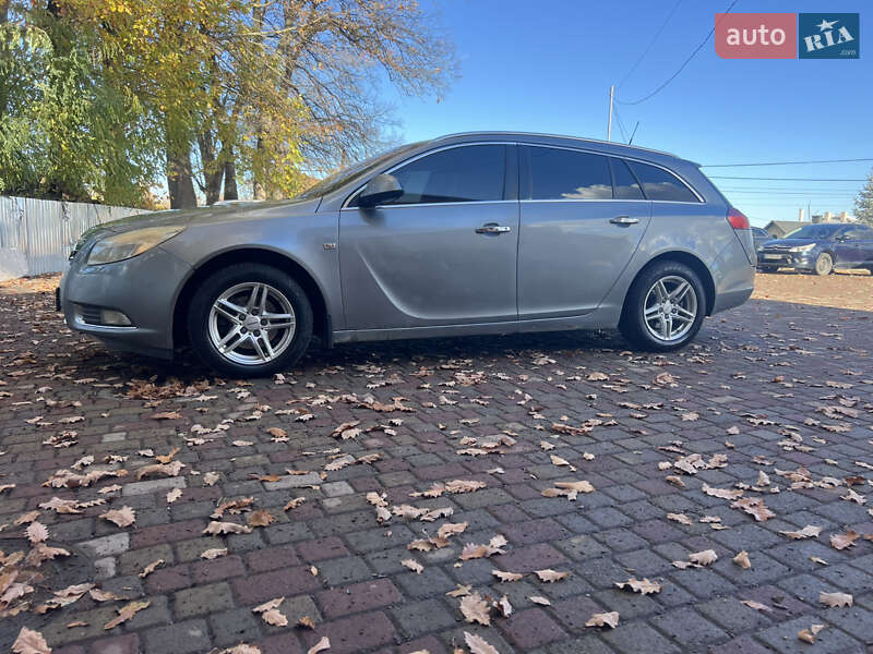 Универсал Opel Insignia 2010 в Новоселице