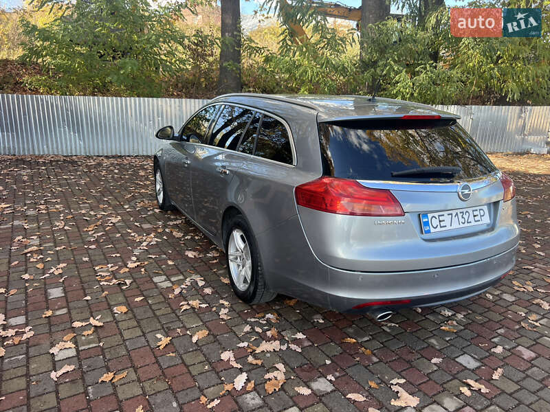 Универсал Opel Insignia 2010 в Новоселице