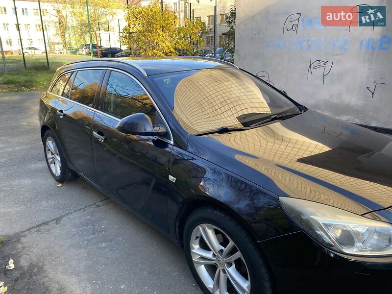Универсал Opel Insignia 2009 в Киеве