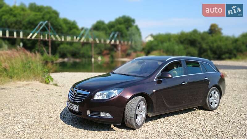 Универсал Opel Insignia 2012 в Самборе