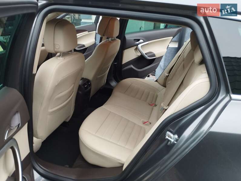 Универсал Opel Insignia 2012 в Звягеле фото 21 Универсал Opel Insignia 2012 в Звягеле
