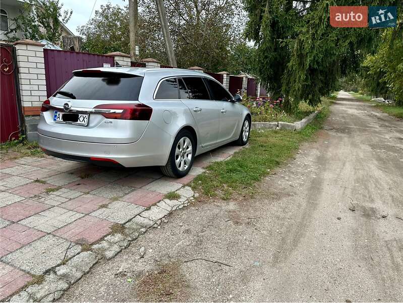 Универсал Opel Insignia 2014 в Киеве