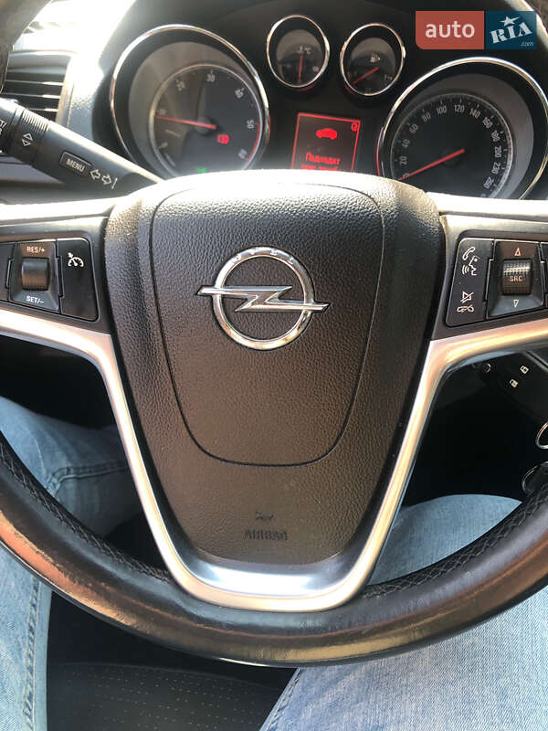 Лифтбек Opel Insignia 2011 в Новоселках