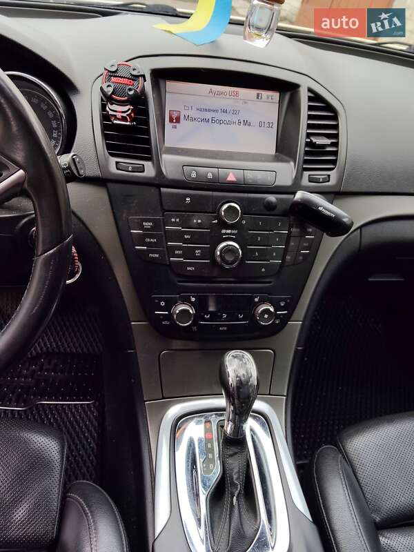 Универсал Opel Insignia 2011 в Чернигове