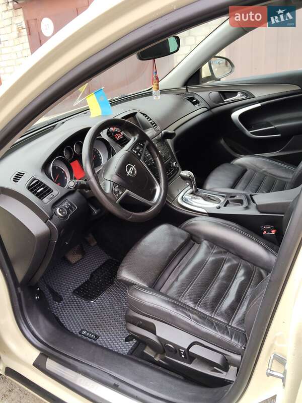 Универсал Opel Insignia 2011 в Чернигове