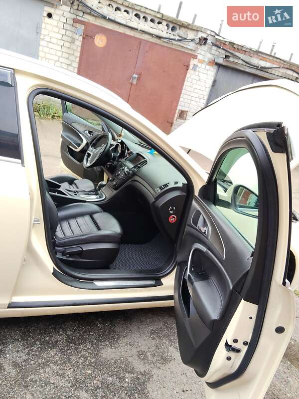 Универсал Opel Insignia 2011 в Чернигове