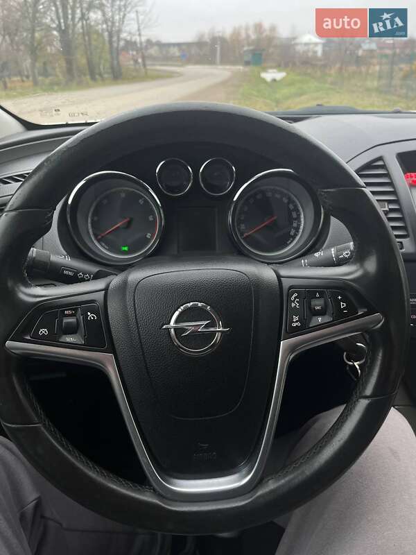 Седан Opel Insignia 2009 в Чернівцях