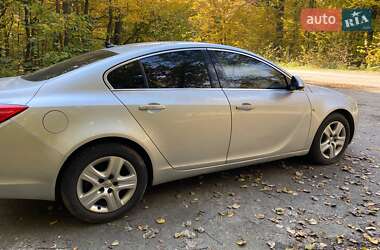 Седан Opel Insignia 2010 в Львове