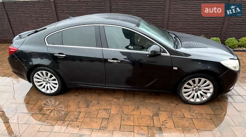 Седан Opel Insignia 2009 в Ровно