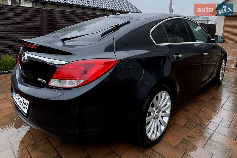 Седан Opel Insignia 2009 в Ровно