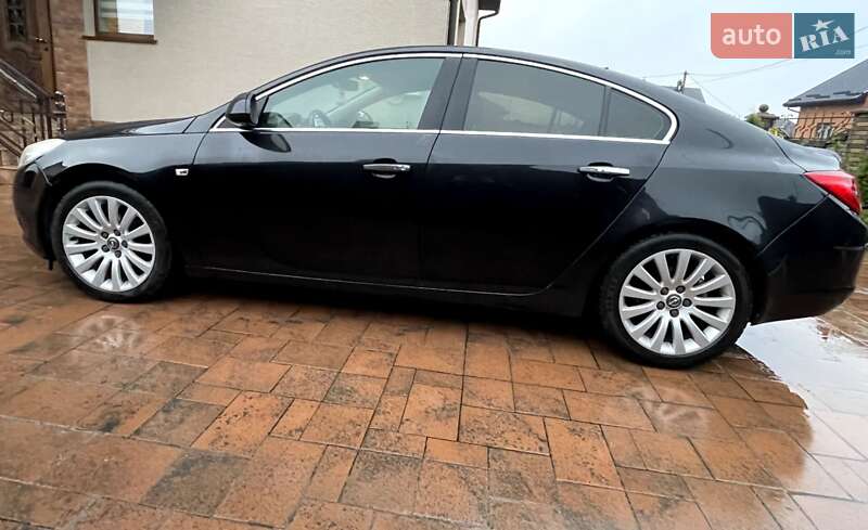 Седан Opel Insignia 2009 в Ровно