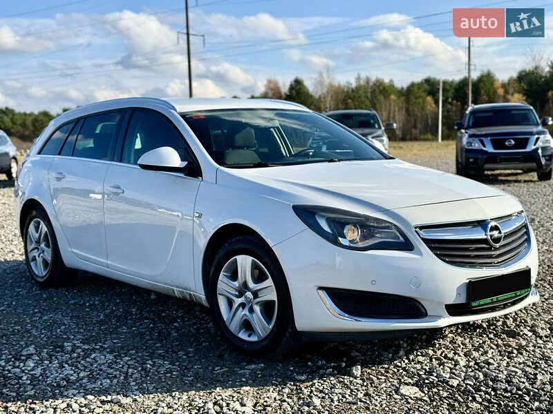 Универсал Opel Insignia 2016 в Новояворовске