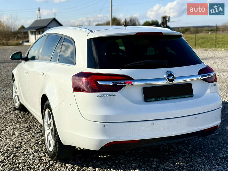 Универсал Opel Insignia 2016 в Новояворовске