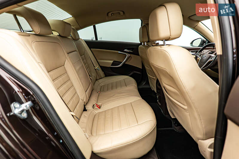 Седан Opel Insignia 2013 в Киеве