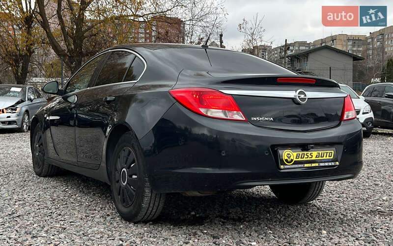 Седан Opel Insignia 2012 в Львове