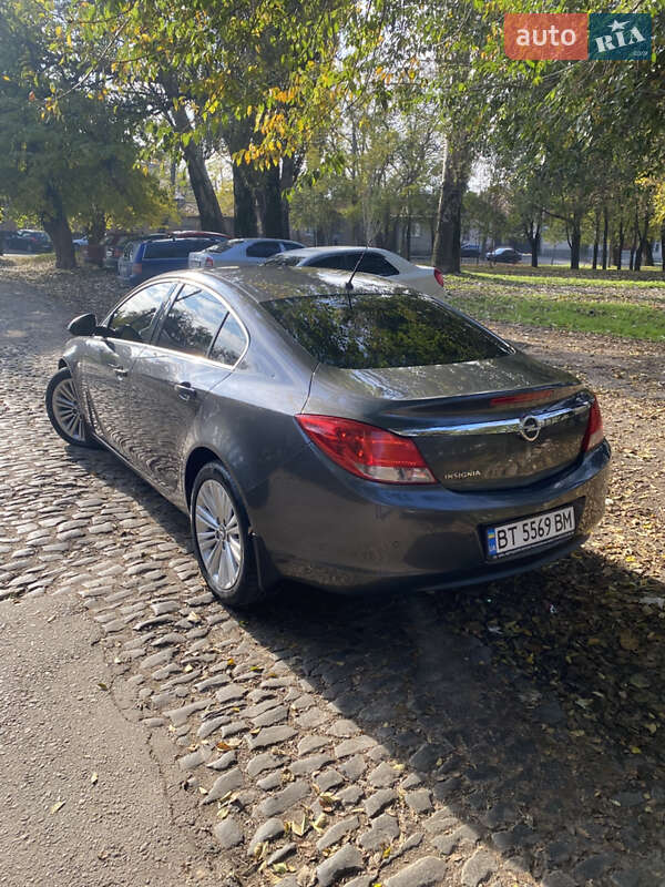 Седан Opel Insignia 2010 в Херсоне