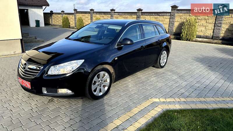 Універсал Opel Insignia 2010 в Луцьку