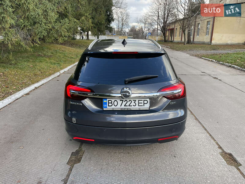 Универсал Opel Insignia 2015 в Остроге
