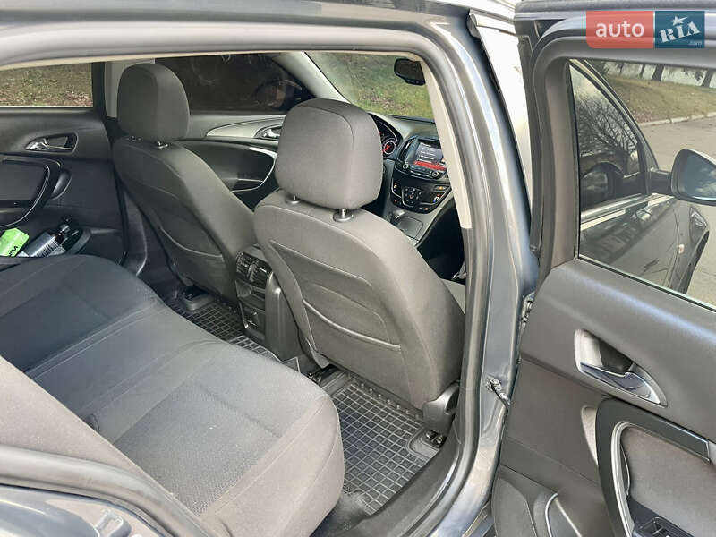 Универсал Opel Insignia 2015 в Остроге