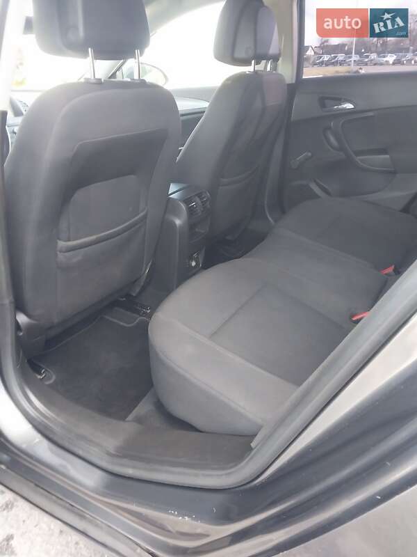 Лифтбек Opel Insignia 2009 в Владимире фото 26 Лифтбек Opel Insignia 2009 в Владимире