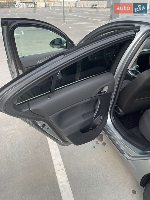 Седан Opel Insignia 2014 в Киеве фото 16 Седан Opel Insignia 2014 в Киеве