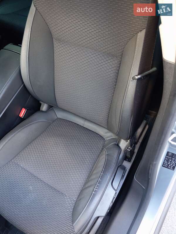 Лифтбек Opel Insignia 2015 в Киеве фото 11 Лифтбек Opel Insignia 2015 в Киеве