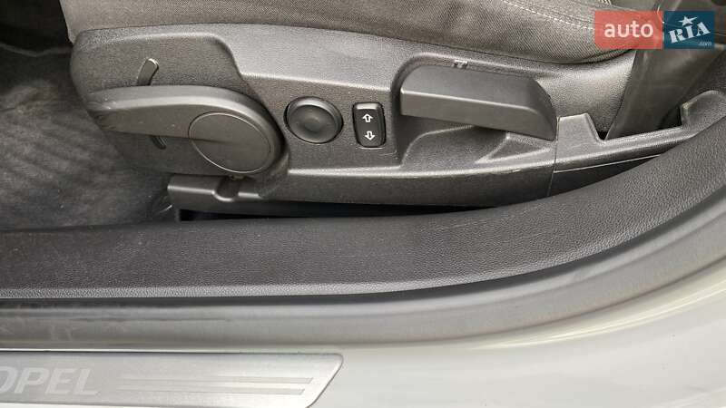 Универсал Opel Insignia 2012 в Киеве