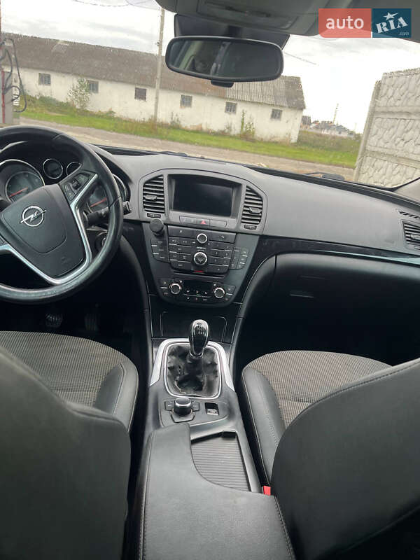 Универсал Opel Insignia 2010 в Березному