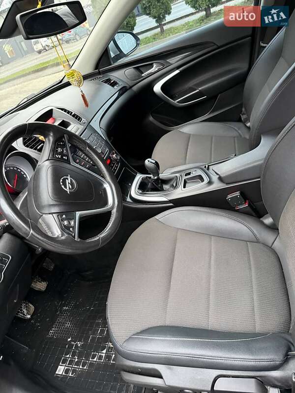 Седан Opel Insignia 2009 в Ивано-Франковске