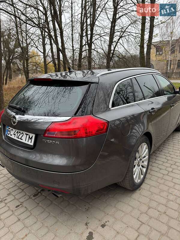 Универсал Opel Insignia 2009 в Жовкве