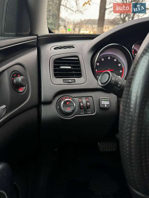 Универсал Opel Insignia 2009 в Жовкве
