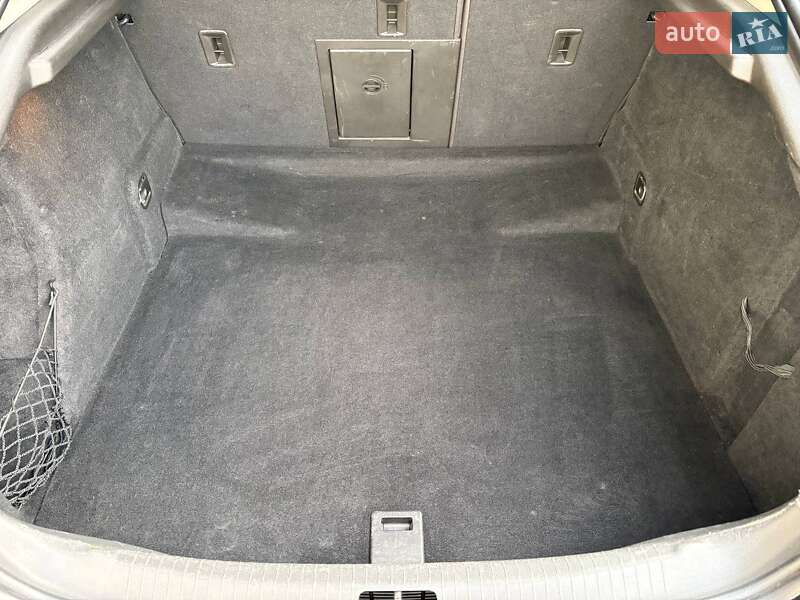 Седан Opel Insignia 2009 в Черновцах