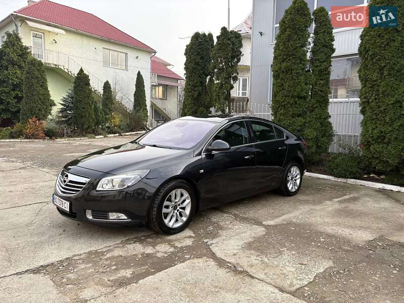 Седан Opel Insignia 2009 в Черновцах