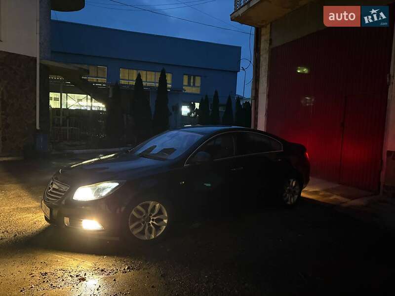Седан Opel Insignia 2009 в Черновцах