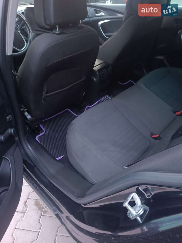 Універсал Opel Insignia 2009 в Чернівцях