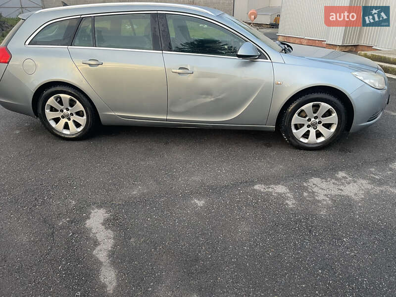 Универсал Opel Insignia 2010 в Дубно