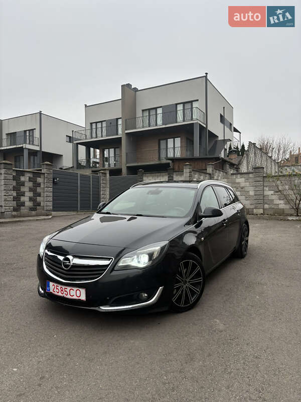 Универсал Opel Insignia 2015 в Ровно