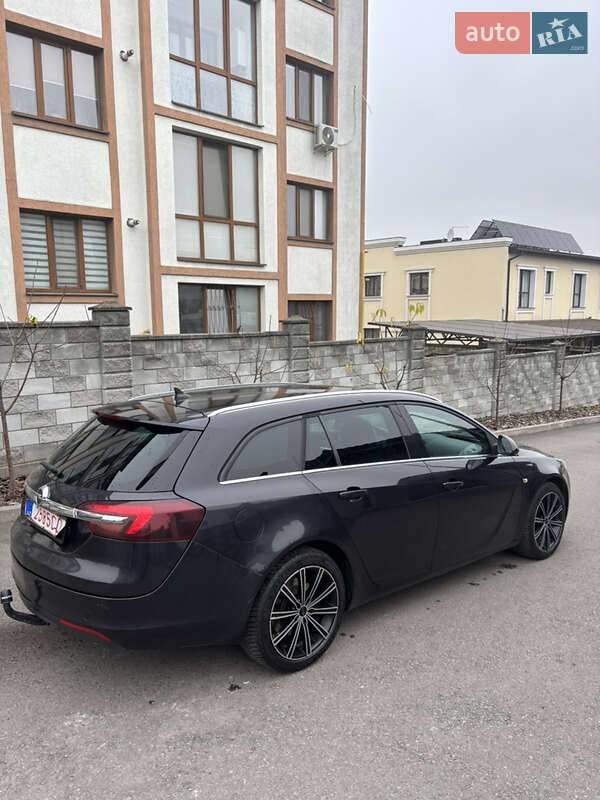 Универсал Opel Insignia 2015 в Ровно