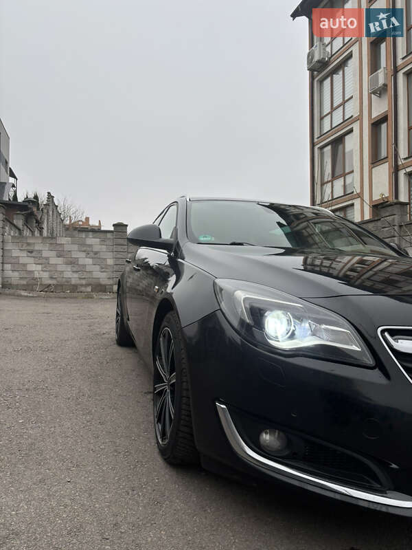 Универсал Opel Insignia 2015 в Ровно