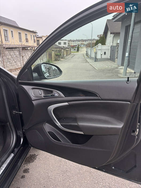 Универсал Opel Insignia 2015 в Ровно