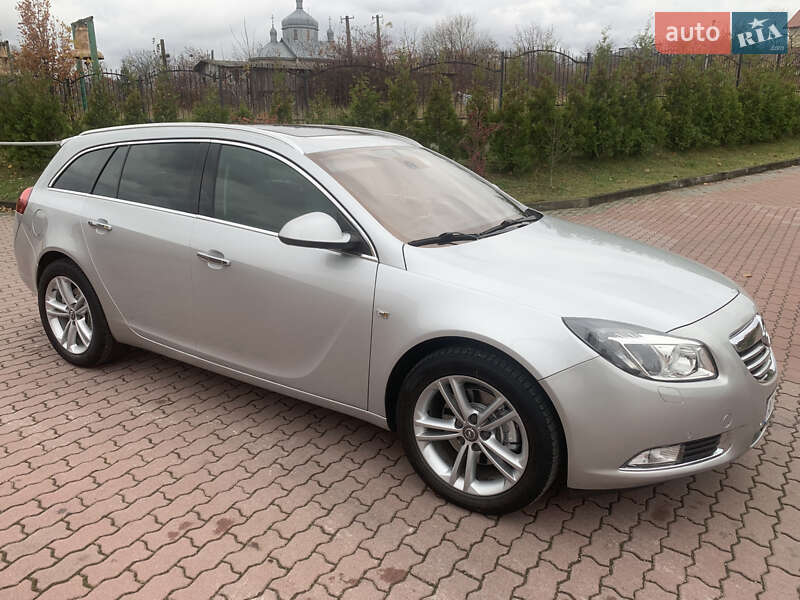 Універсал Opel Insignia 2011 в Чернівцях