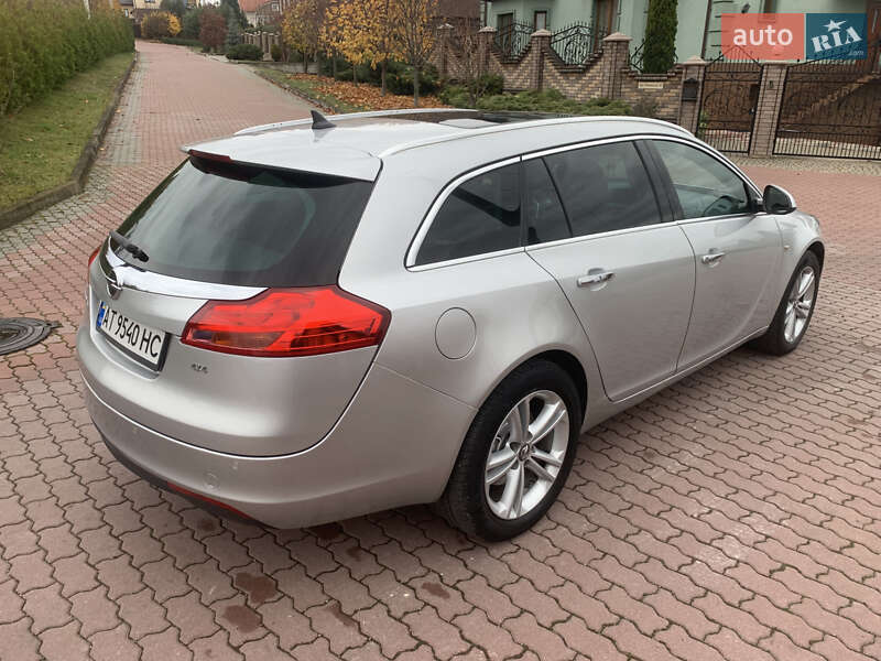 Універсал Opel Insignia 2011 в Чернівцях