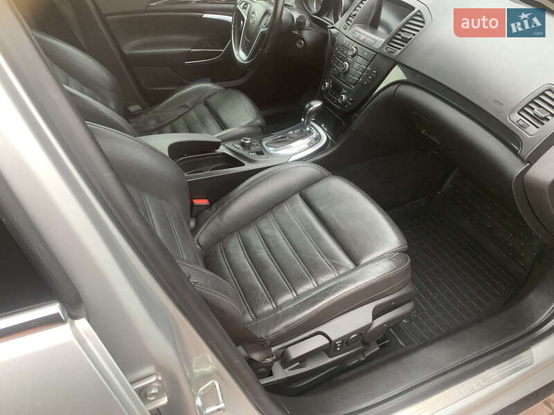 Універсал Opel Insignia 2011 в Чернівцях