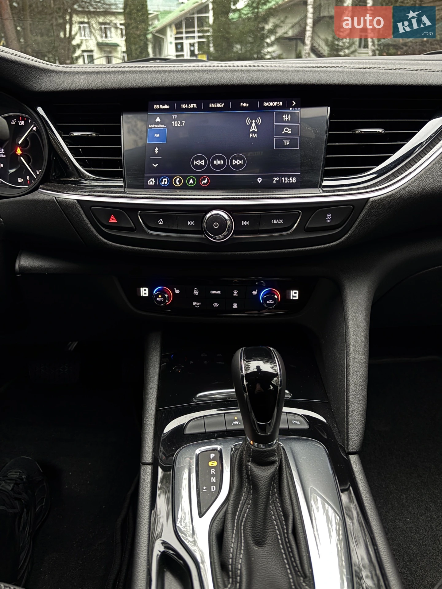 2022 Opel Insignia - мініатюра 12