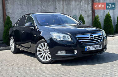 Седан Opel Insignia 2008 в Ровно