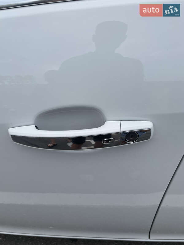 Універсал Opel Insignia 2014 в Чернігові