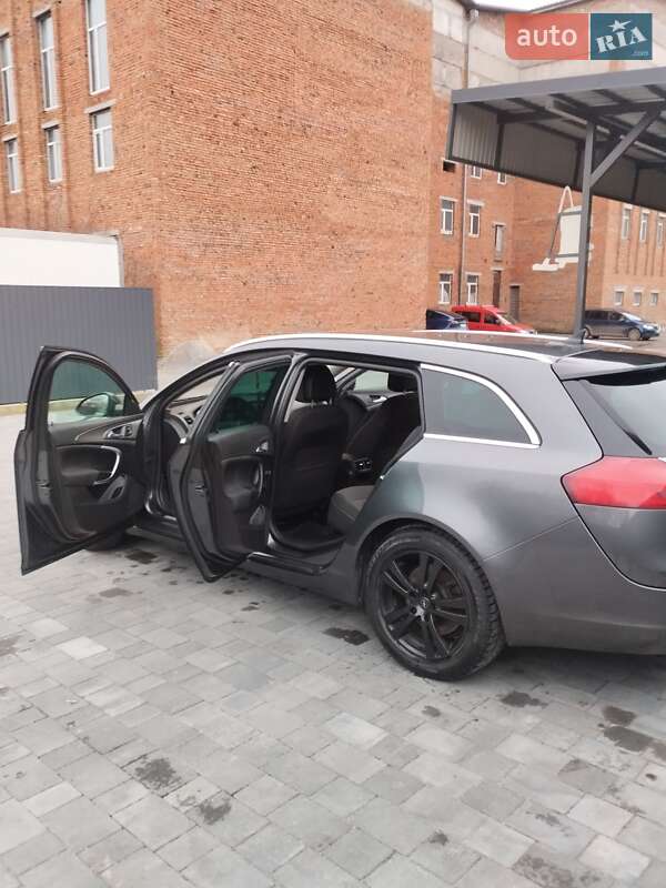 Універсал Opel Insignia 2010 в Старокостянтинові